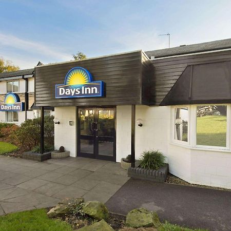 Days Inn Hotel Fleet Buitenkant foto